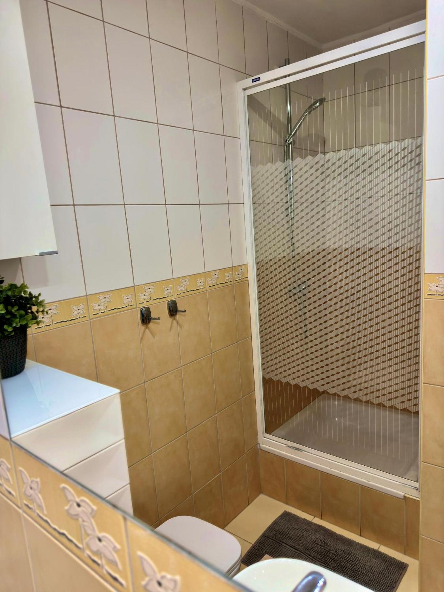 Pod Papugami - Komfortowe Pokoje Z Widokiem Na Rzeke Łeba Exterior foto