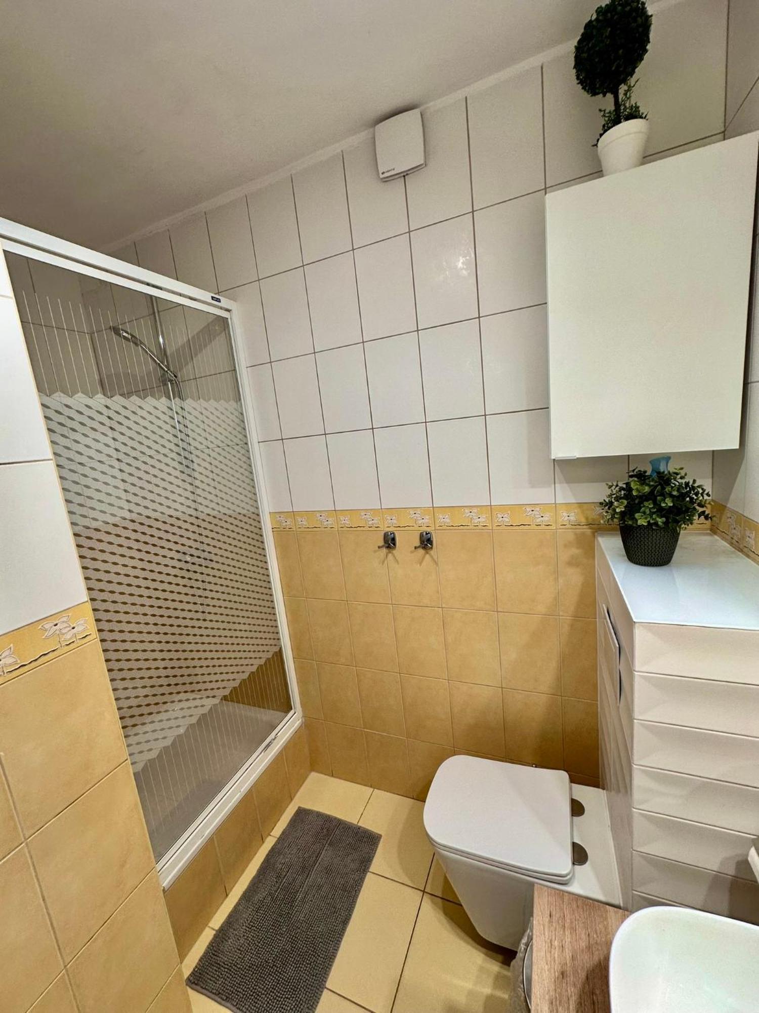 Pod Papugami - Komfortowe Pokoje Z Widokiem Na Rzeke Łeba Exterior foto
